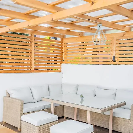 Cozy Retreat - By Wehost Feriehus Funchal (Madeira)